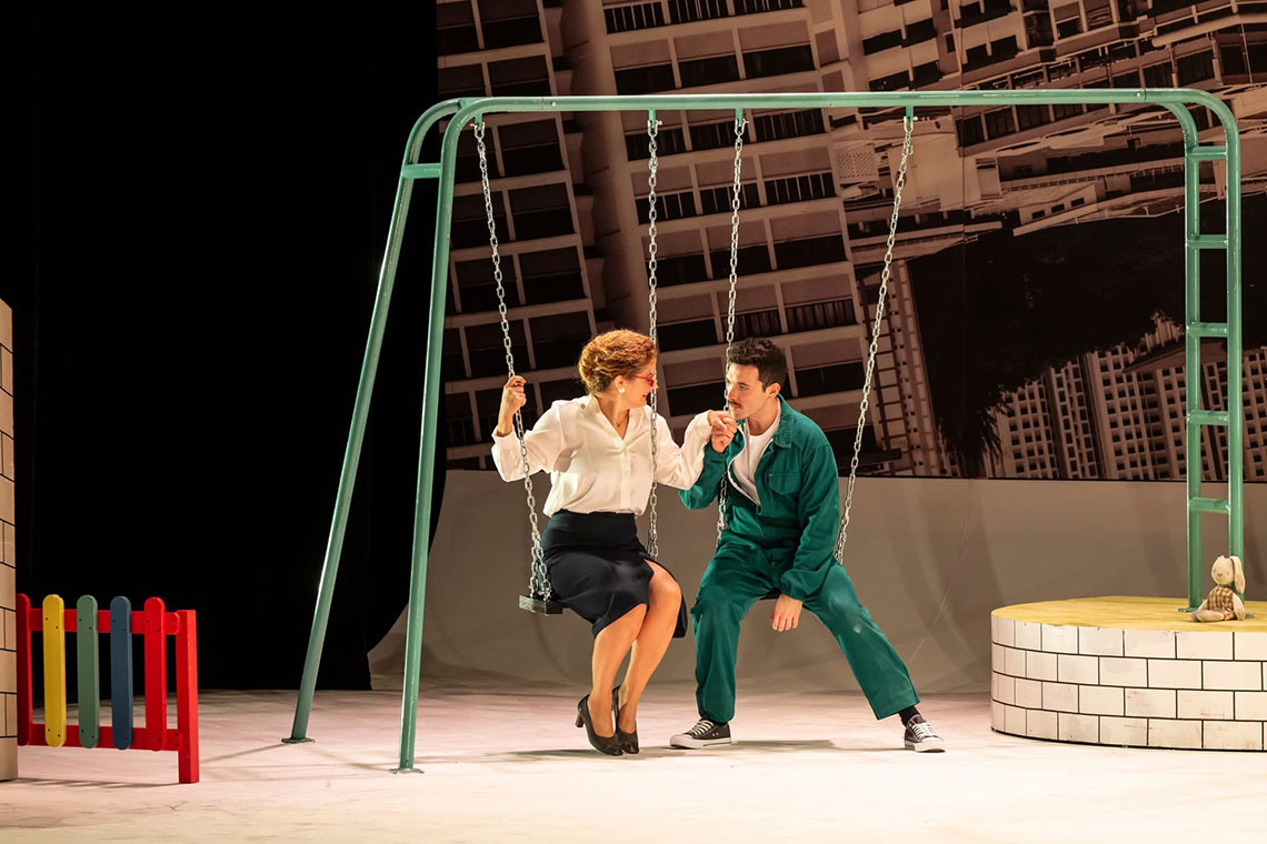 Opera L'Elisir D'Amore del regista Roberto Catalano, Teatro del Maggio musicale fiorentino, Firenze .