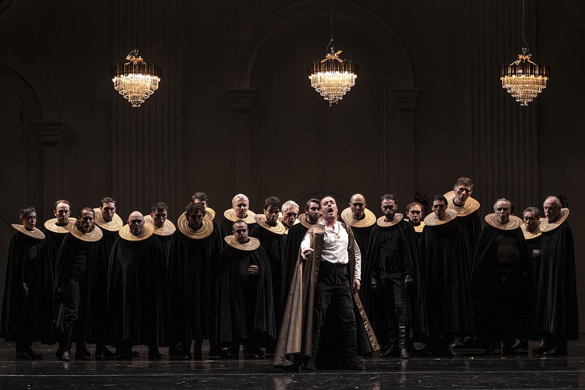 opera il rigoletto del regista roberto catalano al Teatro Municipale, Piacenza nel 2025