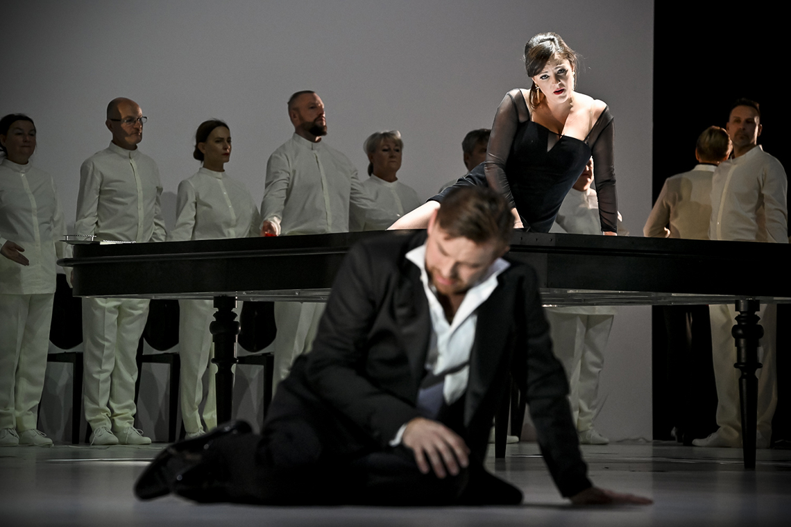 Opera La Traviata del regista Roberto Catalano