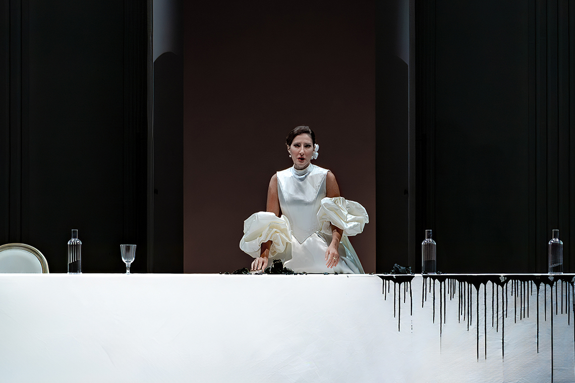 Opera La Traviata del regista Roberto Catalano