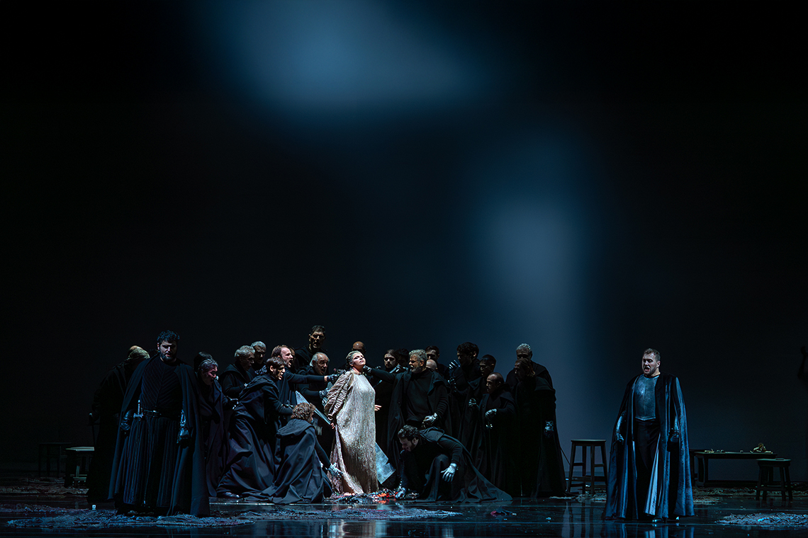 Opera TRILOGIA POPOLARE_IL TROVATORE  del regista Roberto Catalano, al Teatro Municipale, Piacenza nel 2025