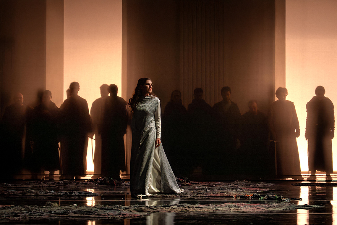 Opera TRILOGIA POPOLARE_IL TROVATORE  del regista Roberto Catalano, al Teatro Municipale, Piacenza nel 2025