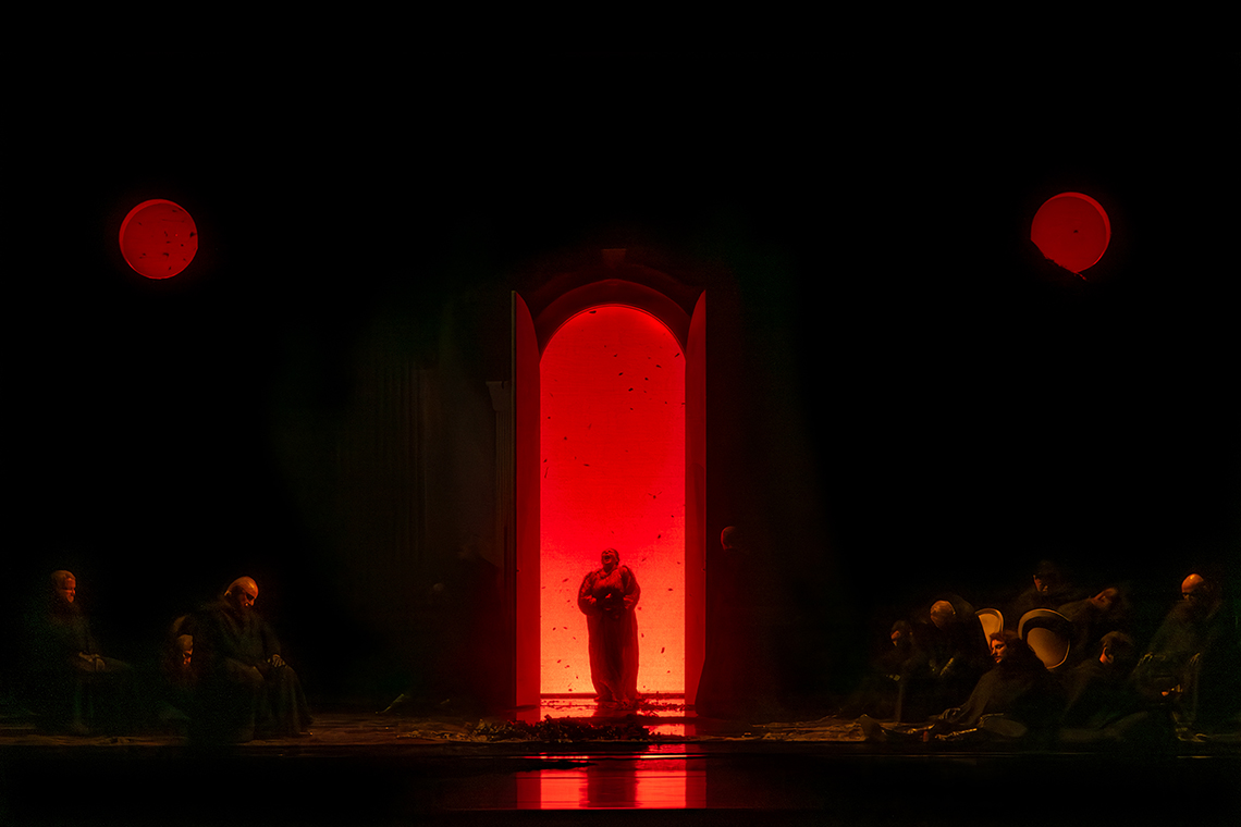 Opera TRILOGIA POPOLARE_IL TROVATORE  del regista Roberto Catalano, al Teatro Municipale, Piacenza nel 2025